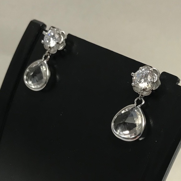 Daphne Bridgerton Cubic Zirconia Flower Stud Teardrop Handmade Replica Earrings - Picture 6 of 14